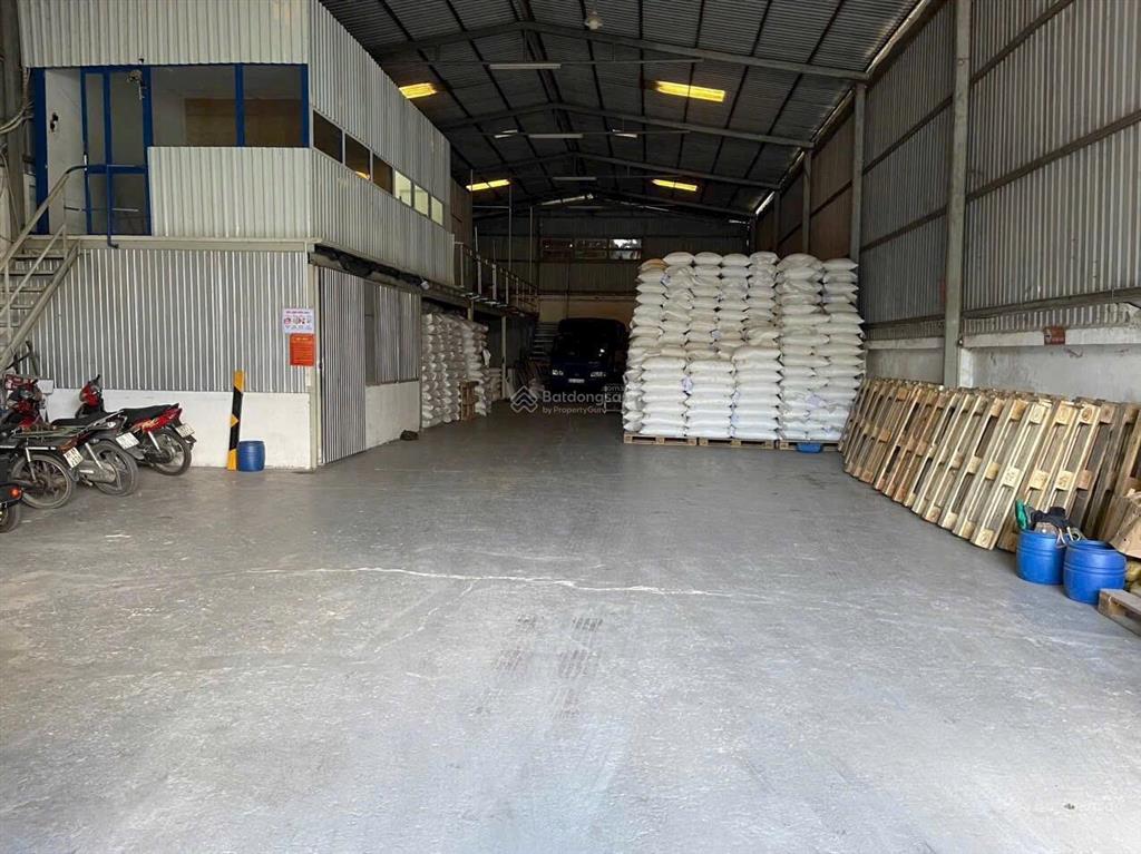  cho thuê nhà xưởng 1700m2, giá 80tr tại thạnh lộc, quận 12  xe full tải đỗ kho