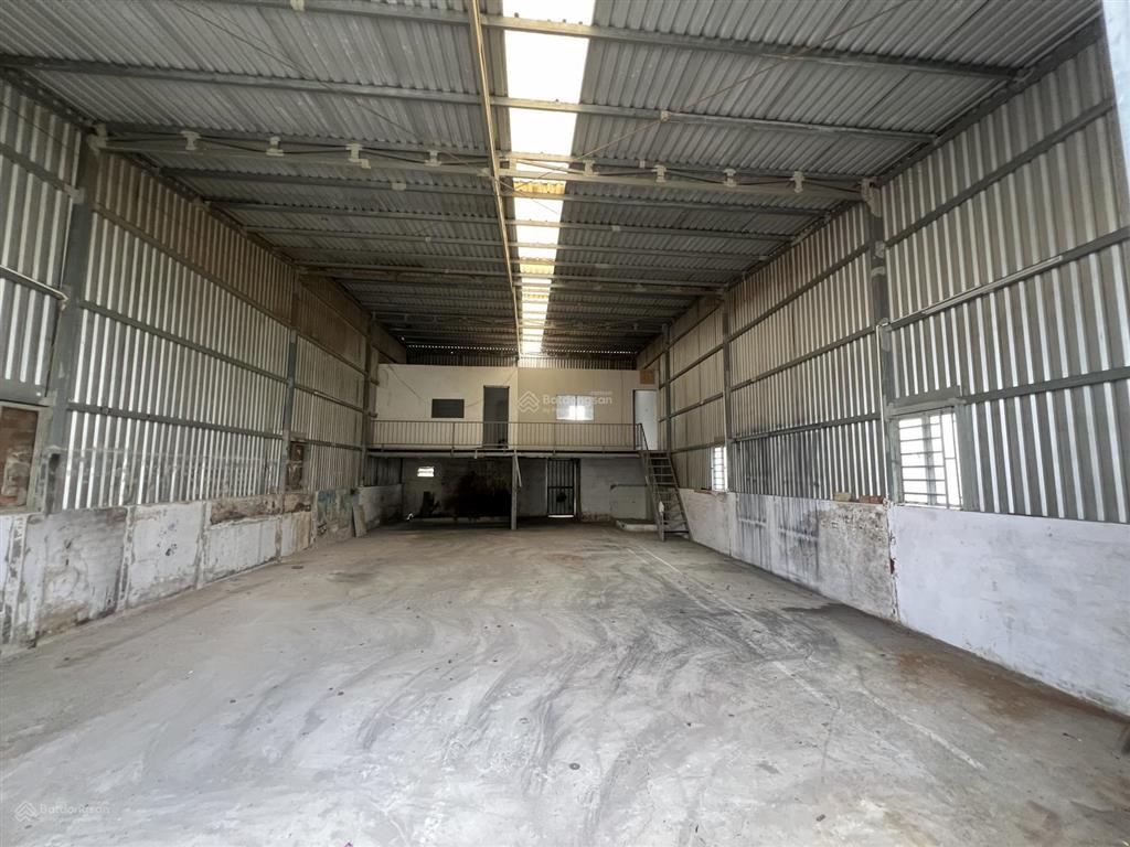  cho thuê nhà xưởng 1700m2, giá 80tr tại thạnh lộc, quận 12  xe full tải đỗ kho