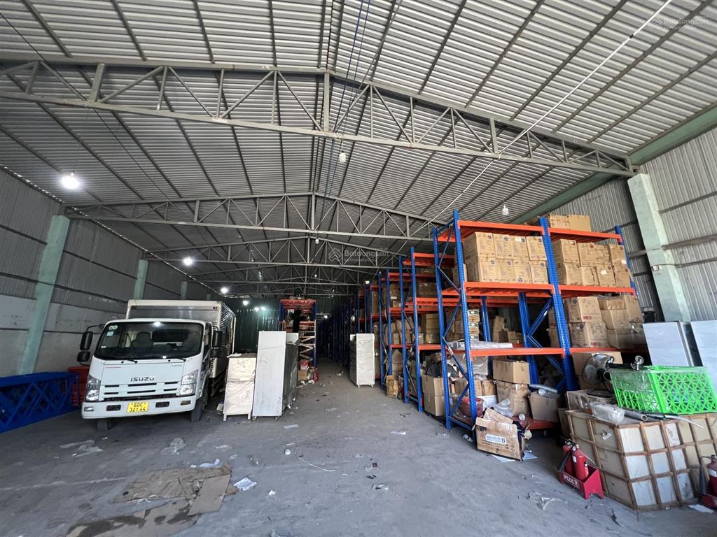  cho thuê nhà xưởng 1700m2, giá 80tr tại thạnh lộc, quận 12  xe full tải đỗ kho