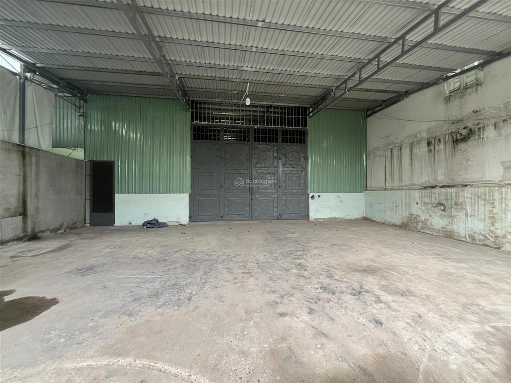 Cho thuê nhà kho 330m2 giá 15 triệu khách hết hạn hđ tại lê văn khương gần q12. xe tải di chuyển