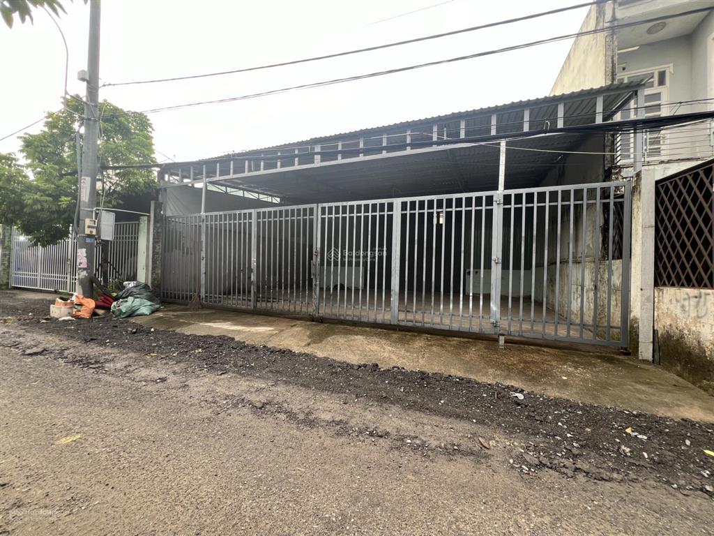 Cho thuê nhà kho 330m2 giá 15 triệu khách hết hạn hđ tại lê văn khương gần q12. xe tải di chuyển