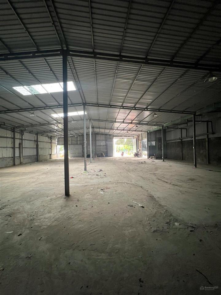 Cho thuê nhà xưởng tổng diện tích 1500m2. xây dựng 800m2 giá thuê 30tr. đường xe tải. dạ ngành nghề