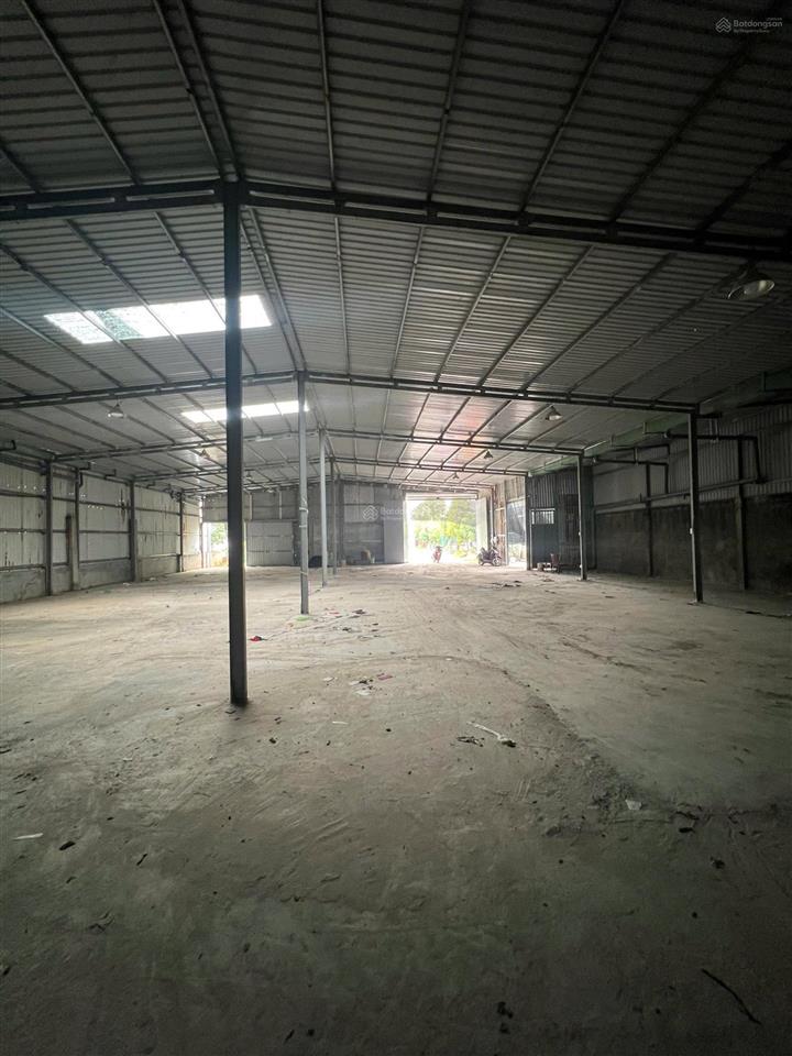 Cho thuê nhà xưởng tổng diện tích 1500m2. xây dựng 800m2 giá thuê 30tr. đường xe tải. dạ ngành nghề