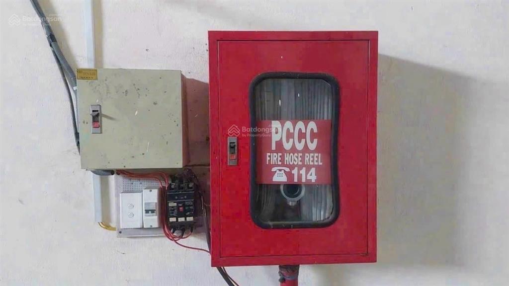 Cho thuê nhà xưởng 1100m2 giá 60tr/th khách in ấn hết hạn, pccc vách tường, xe container đỗ cửa