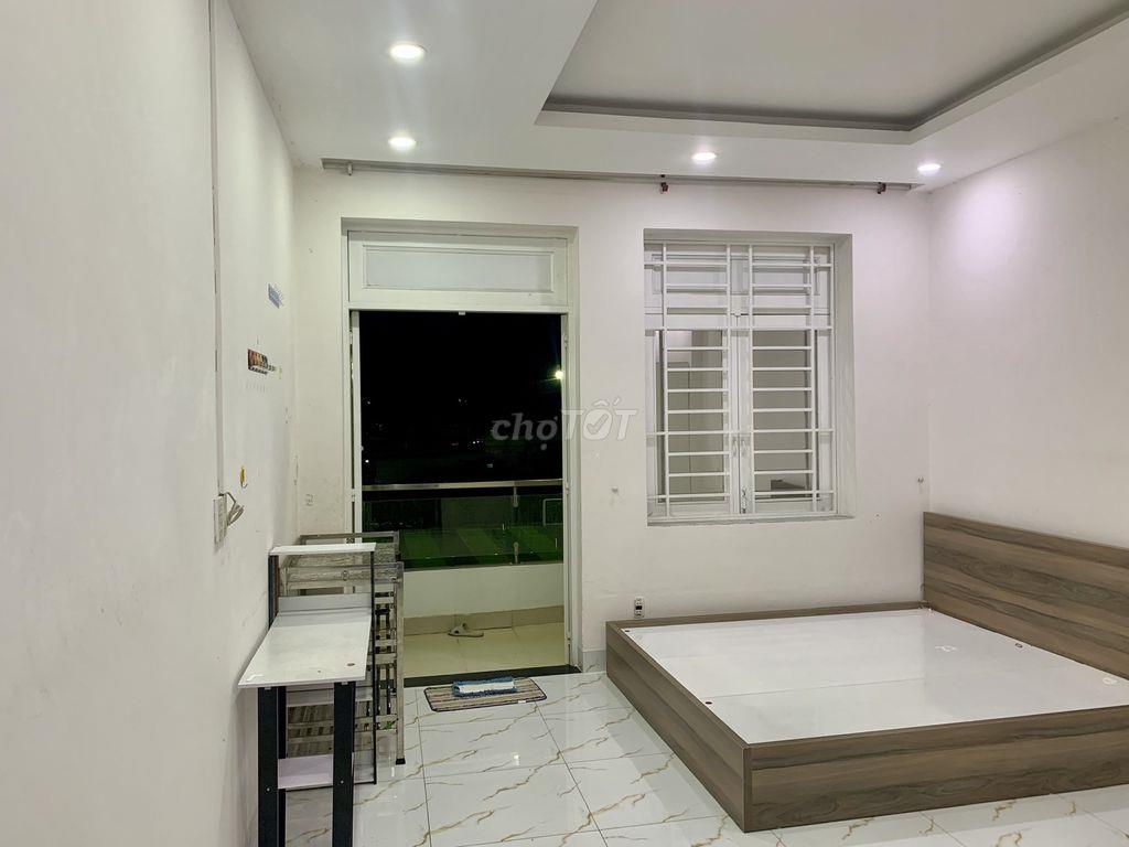 Chính chủ CHDV cao cấp có ban công. View Sân banh. Đường 22 Linh Đông
