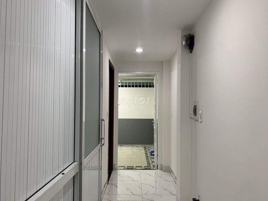 Nguyên 1 lầu (2.5 Phòng) 55m2, Đường 22 Linh Đông. View sân banh.