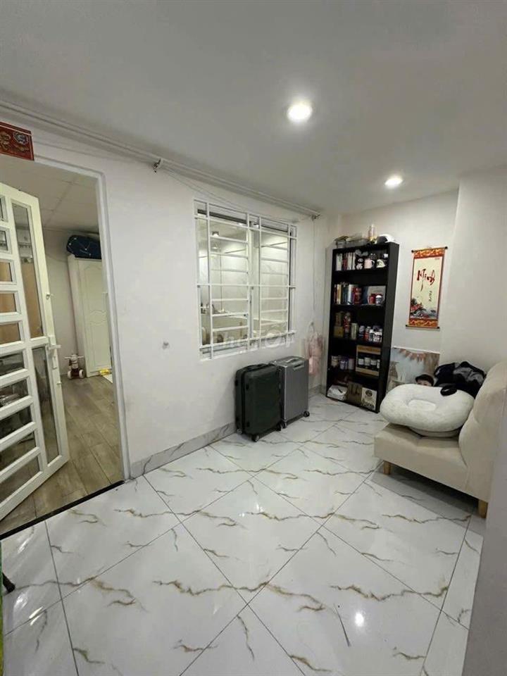 Nguyên 1 lầu (2.5 Phòng) 55m2, Đường 22 Linh Đông. View sân banh.