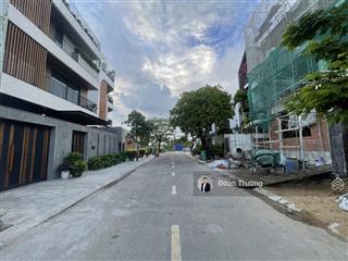 Cần bán gấp lô đất biệt thự đơn lập 355m2 giá 148 triệu/m2 dự án thủ thiêm villa  thạnh mỹ lợi, q2