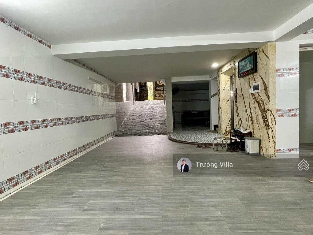 Bán nhà phố kdc thủ thiêm villa  dt đất 8x22m, dts 559m2 đã có sổ hồng cá nhân