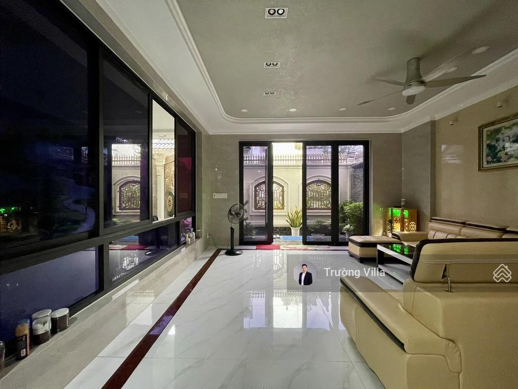 Bán nhà phố kdc thủ thiêm villa  dt đất 8x22m, dts 559m2 đã có sổ hồng cá nhân