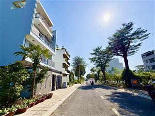 Cần bán gấp nền nhà phố 8x23m đường 12m kdc thủ thiêm villa  giá 140tr/m2