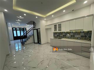 Bán nhanh 30m2 nhà 4,5 tầng tổ 13 thạch bàn, mặt tiền đẹp 5m, trước nhà thoáng tầm nhìn, ngõ riêng