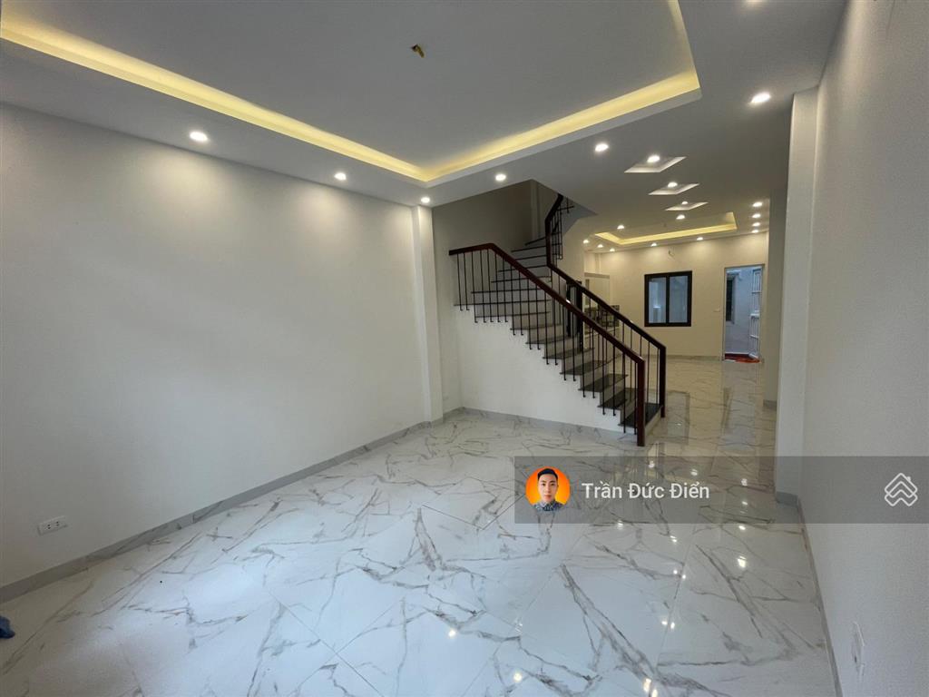 Bán nhanh 30m2 nhà 4,5 tầng tổ 13 thạch bàn, mặt tiền đẹp 5m, trước nhà thoáng tầm nhìn, ngõ riêng
