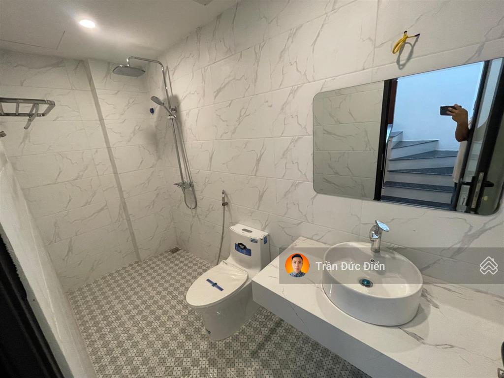 Bán nhanh 30m2 nhà 4,5 tầng tổ 13 thạch bàn, mặt tiền đẹp 5m, trước nhà thoáng tầm nhìn, ngõ riêng