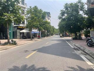Bán 161m đất mặt phố Hoa Động, Cự Khối, vị trí có thể làm kho xưởng, kinh doanh