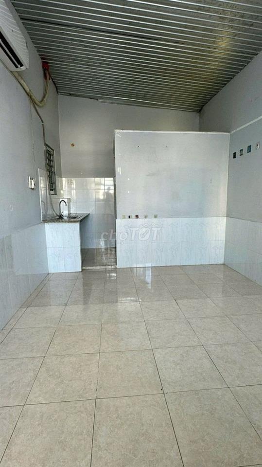 Phòng hẻm xe hơi 60/19 Lâm Văn Bền, 2 cửa sổ thoáng, có máy lạnh