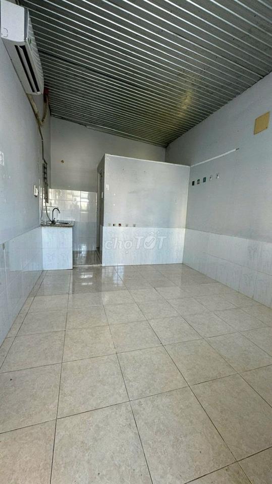 Phòng hẻm xe hơi 60/19 Lâm Văn Bền, 2 cửa sổ thoáng, có máy lạnh