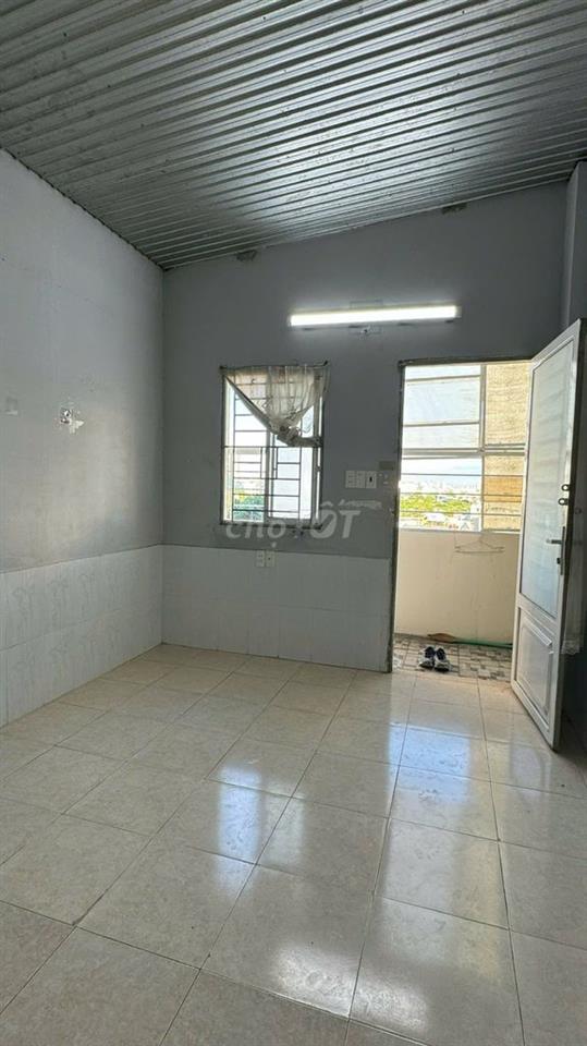 Phòng hẻm xe hơi 60/19 Lâm Văn Bền, 2 cửa sổ thoáng, có máy lạnh