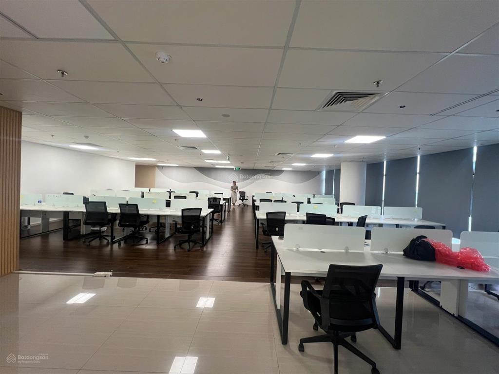 Bql toà cmc duy tân cho thuê văn phòng hạng a, dt 500m2 cắt linh hoạt theo yêu cầu chỉ 250ngh/m2/th