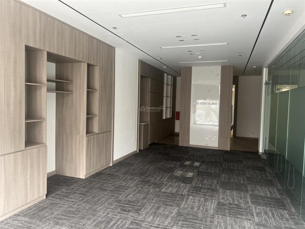 Chính chủ cho thuê văn phòng royal city nguyễn trãi, dt 300m2 giá chỉ 262.916đ/m2/th