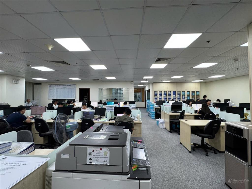 Bql cho thuê văn phòng 300m2 tại tòa diamond flower. sẵn nội thất, bàn giao vào sử dụng được luôn