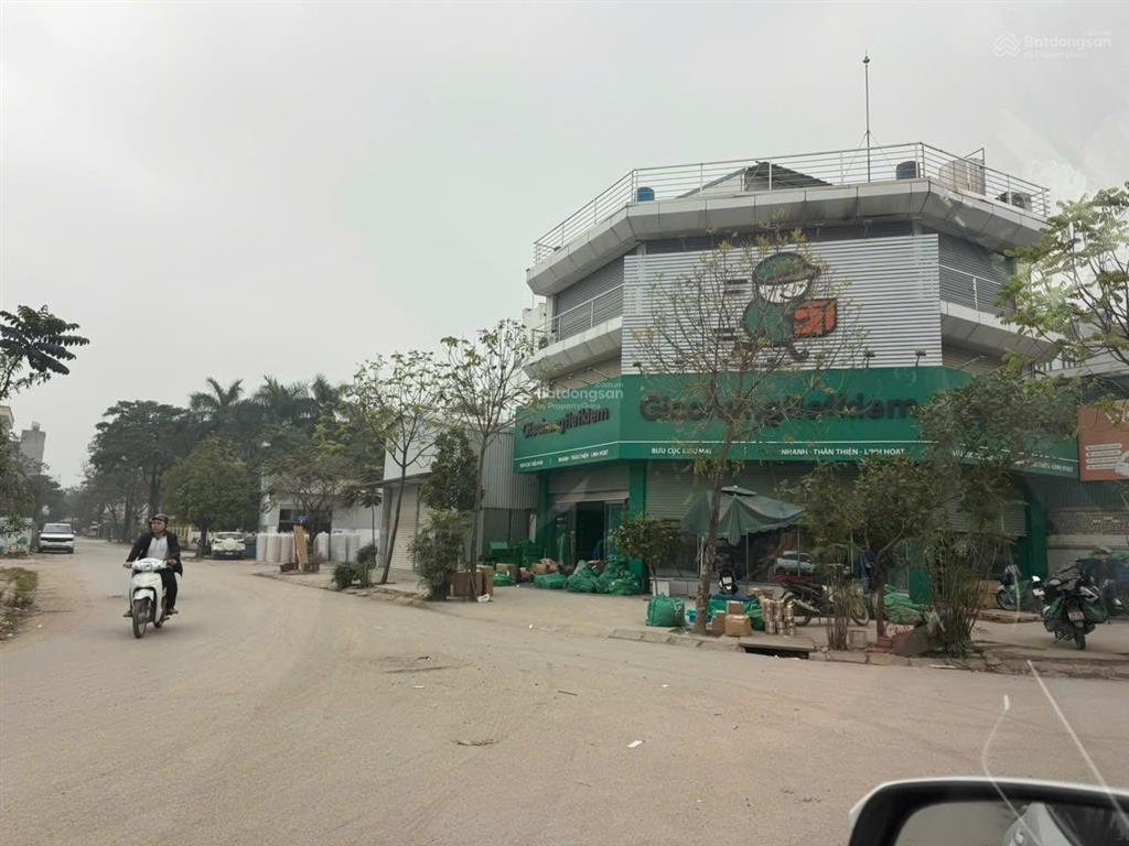 Cc gửi e bán lô đất tái định cư kiều mai, dt82m/ lô . mặt tiền 5.5m mặt víp ngoài view đường 32