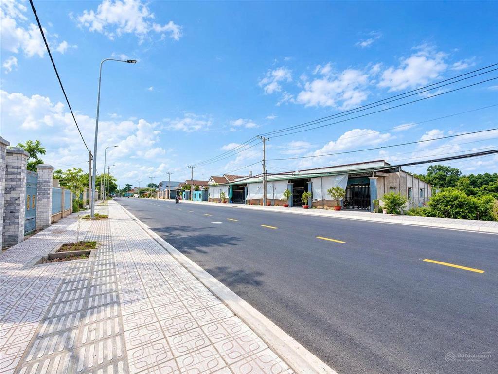 Đất mặt tiền đường 32m ngang 8,6m  lý tưởng xây biệt thự vườn ,xây nhà ghỉ dưỡng gần biê