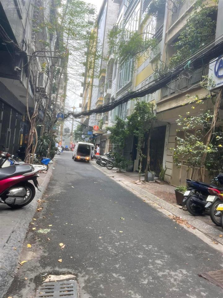 Cho thuê nhà ngõ 84 ngọc khánh dt 65m2 * 5 tầng mt 4.5m giá 22tr ngõ ô tô vào nhà thông thoáng