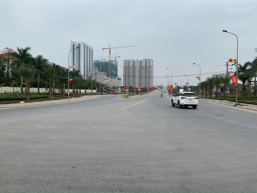 Cần bán nhà 4 tầng 60m2 xã an khánh cũ, đường rộng 20m
