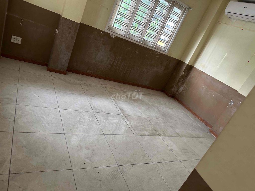 Nhà cho thuê nhà mặt tiền đường lớn