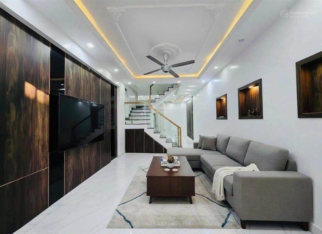 Nhà 4 tầng mặt ngõ. sân cổng  đông khê thông ra lê hồng phong  kinh doanh được