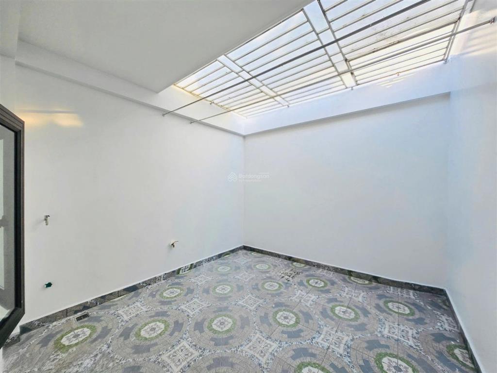 Nhà 4 tầng mặt ngõ. sân cổng  đông khê thông ra lê hồng phong  kinh doanh được