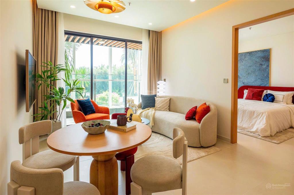 Cắt lỗ 40%  bán nhanh căn nhà ven biển 3 mặt tiền đã bàn giao sử dụng