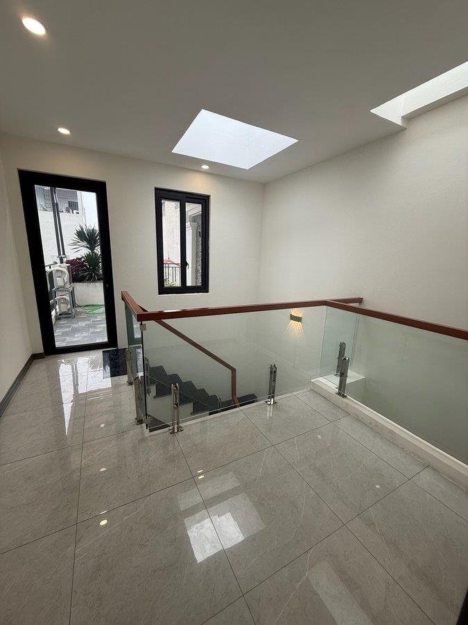 Nhà đẹp Vũ Xuân Thiều, 51m2 full nội thất nhỉnh 7 tỷ