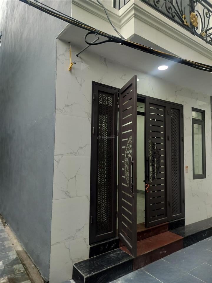 Bán căn mới xây đức giang  cách ô tô tránh chỉ 10m  4 tầng 5pn, chỉ nhỉnh 150tr/m2