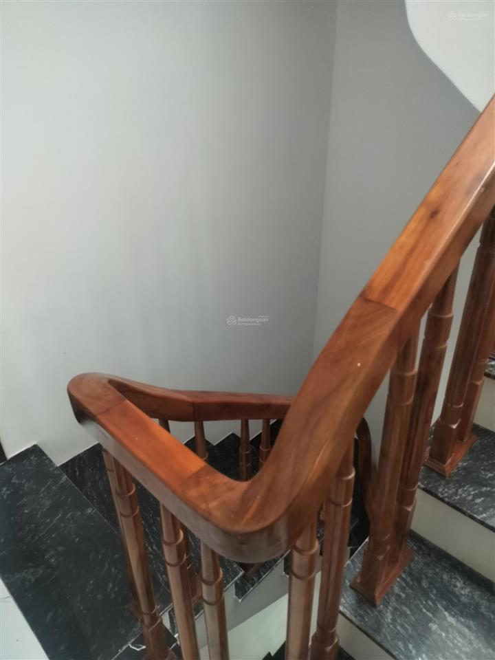Bán căn mới xây đức giang  cách ô tô tránh chỉ 10m  4 tầng 5pn, chỉ nhỉnh 150tr/m2