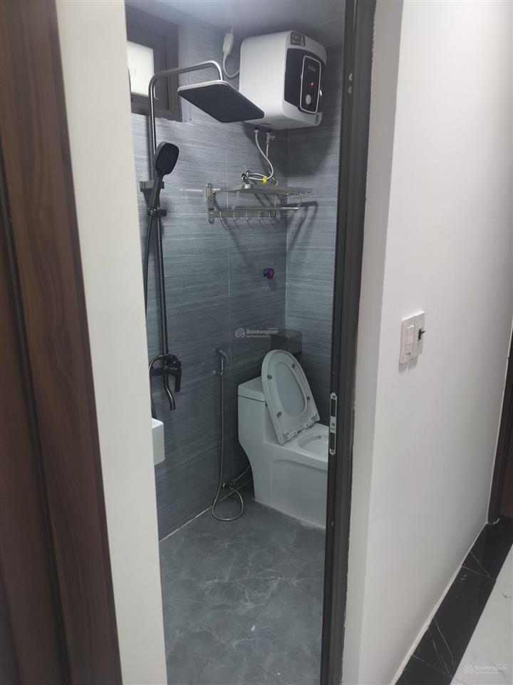 Bán căn mới xây đức giang  cách ô tô tránh chỉ 10m  4 tầng 5pn, chỉ nhỉnh 150tr/m2