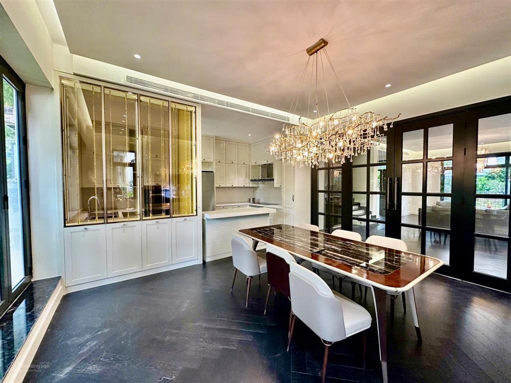 Cho thuê biệt thự vip starlake 240m2 x 4 tầng 5pn, thang máy full,  0339 937 ***