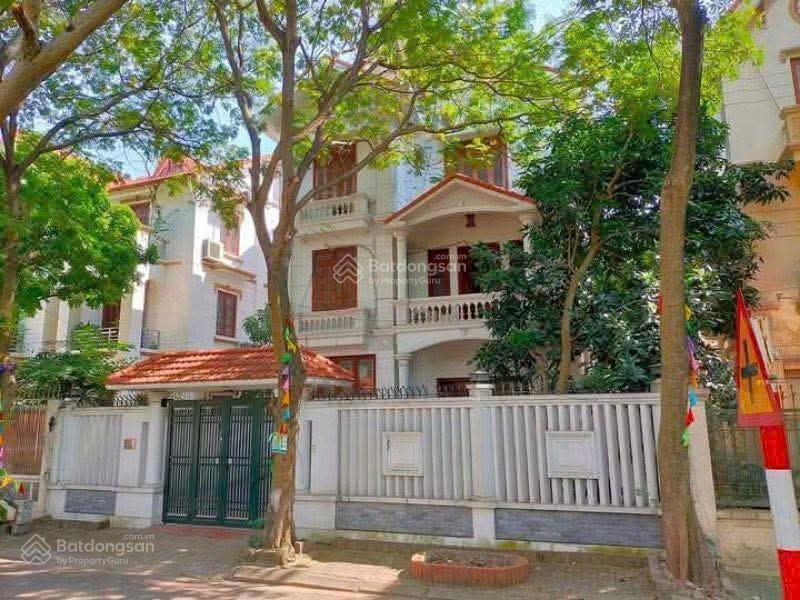 Cho thuê biệt thự ngoại giao đoàn 240m² x 3t đồ cơ bản, giá 65tr/th.  0339 937 ***