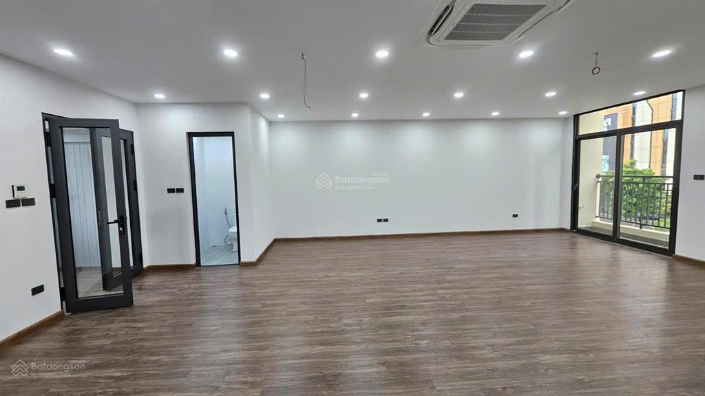 Cho thuê biệt thự ngoại giao đoàn 240m² x 3t đồ cơ bản, giá 65tr/th.  0339 937 ***
