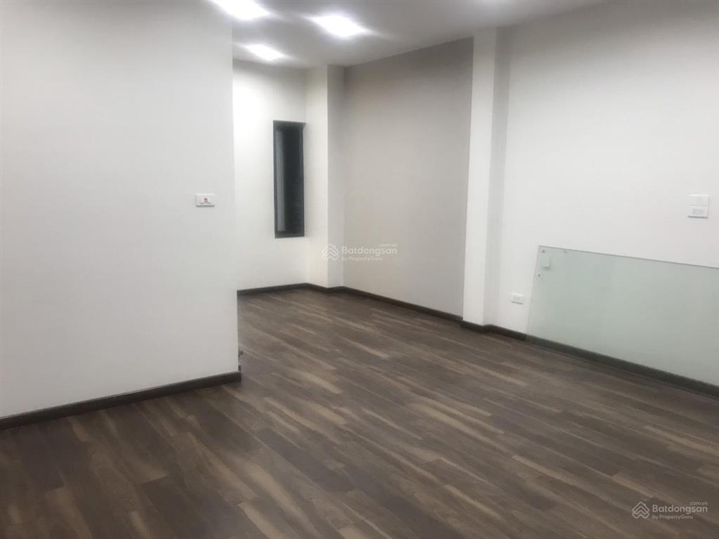Cho thuê nhà ngõ 28 xuân la 50m2*4t, đồ cb, giá 20tr/th. 0339 937 ***