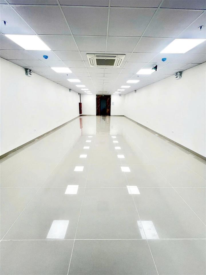 Cho thuê nhà xuân la  ô tô đỗ sát cửa  6 tầng  thang máy  cb giá 23tr/t  0339 937 ***