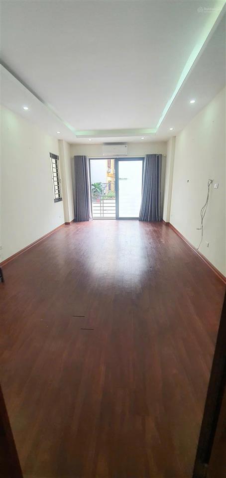 Cho thuê nhà ngõ 234 hoàng quốc việt 60m2 x 5 tầng ô tô đỗ cửa giá 19tr/th.  0339 937 ***