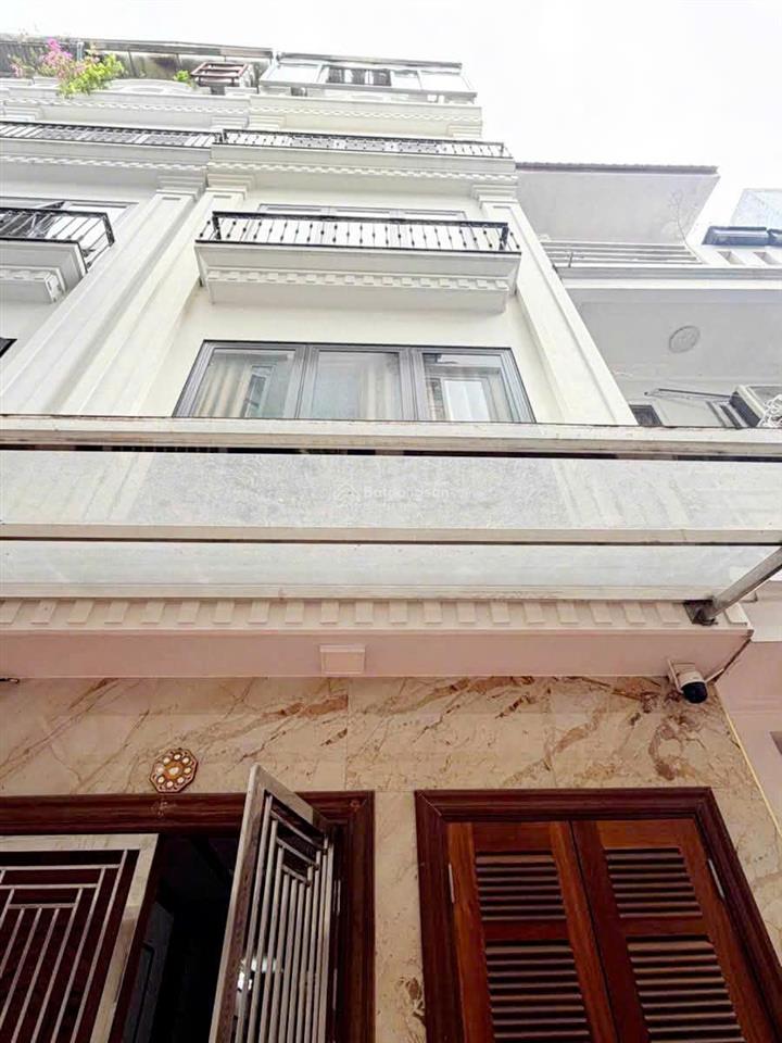 Cho thuê nhà ngõ 234 hoàng quốc việt 60m2 x 5 tầng ô tô đỗ cửa giá 19tr/th.  0339 937 ***