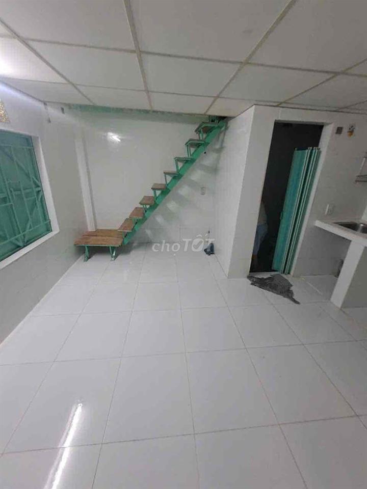 cho thuê phòng trọ có gác suốt gần cầu sắt vườn lài