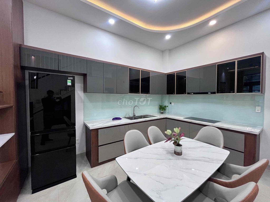 Gấp - 3 tầng 3 mê trung tâm Hải Châu - Oto đậu sát nhà - giá 4ty95