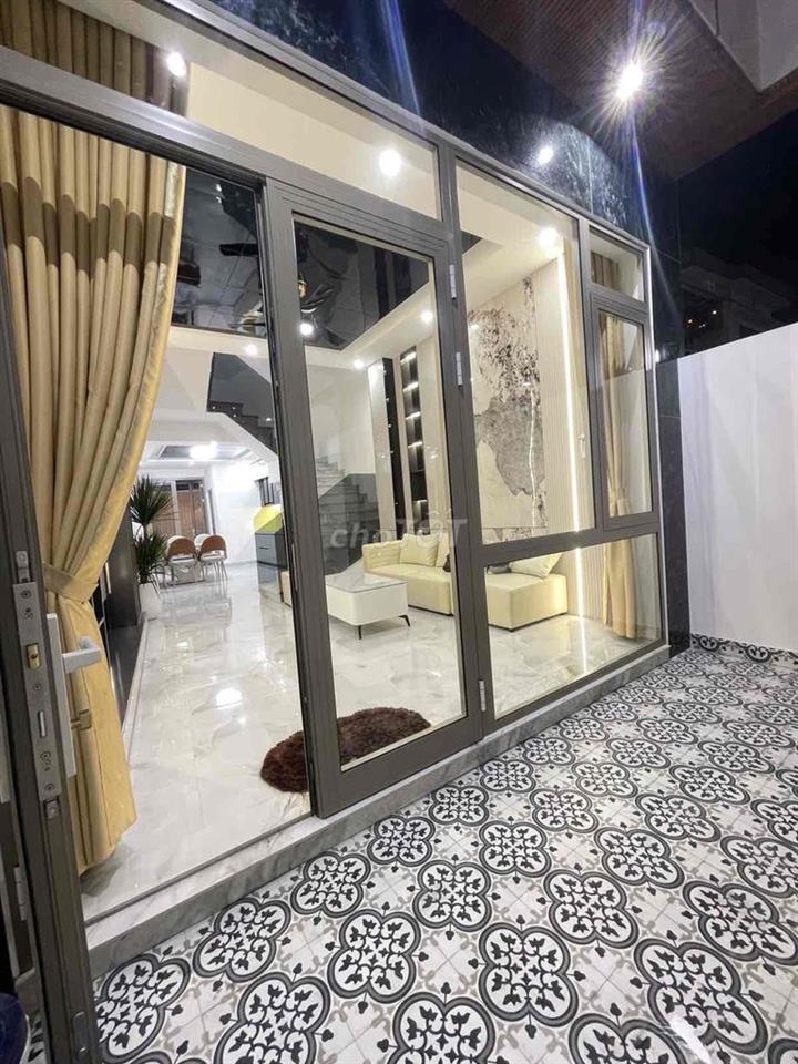 SẬP MẠNH 1 TỶ 2 - GIÁ CHÀO MỚI 4.95 TỶ. VILLA MINI - HỒ BƠI - TRUNG TÂ