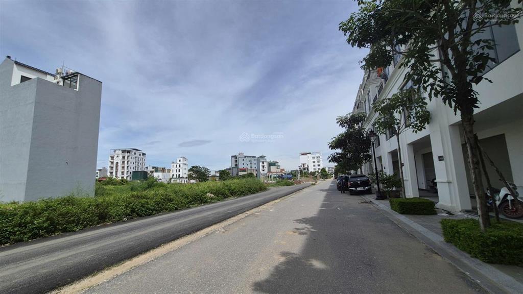 Siêu phẩm đất dịch vụ 16.32ha di trạch 116m2 đường 17m view liền kề hinode royal park