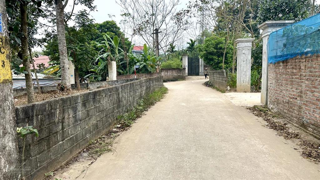 Cần bán lô đất hai đường đi 560m2 mt 30m, 400m1 thổ cư tại khánh thượng  ba vì