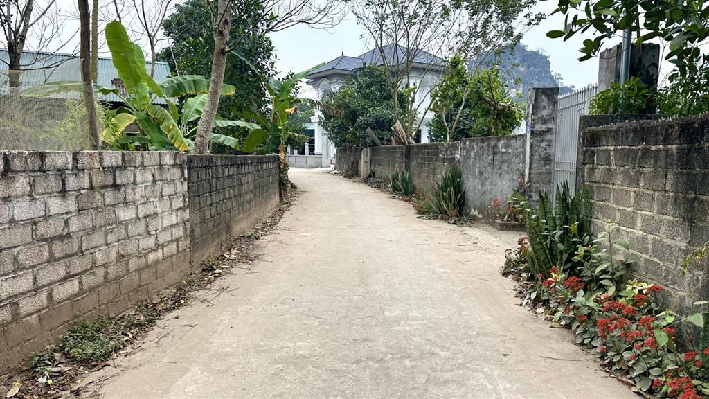 Cần bán lô đất hai đường đi 560m2 mt 30m, 400m1 thổ cư tại khánh thượng  ba vì